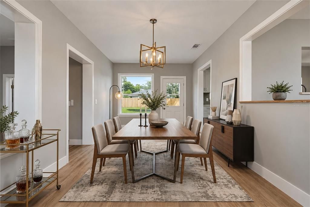 For Sale: $299,900 (3 beds, 2 baths, 1593 Square Feet)