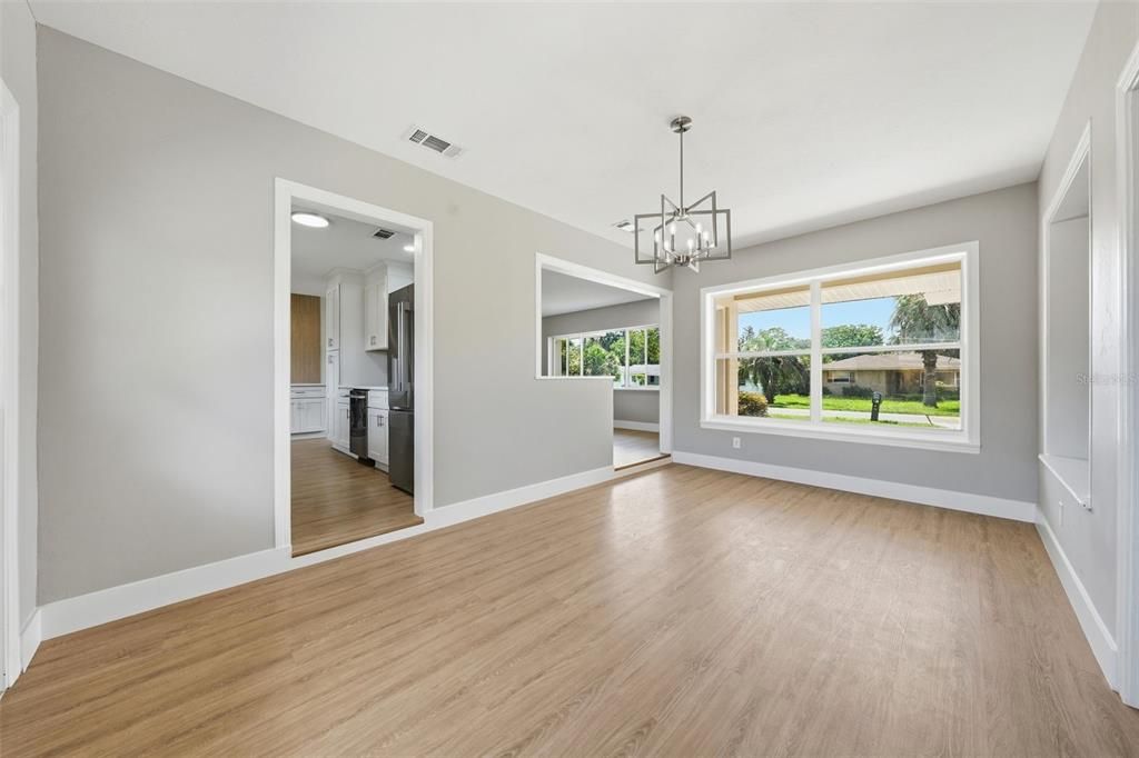 For Sale: $299,900 (3 beds, 2 baths, 1593 Square Feet)