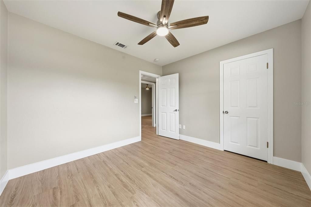 For Sale: $299,900 (3 beds, 2 baths, 1593 Square Feet)