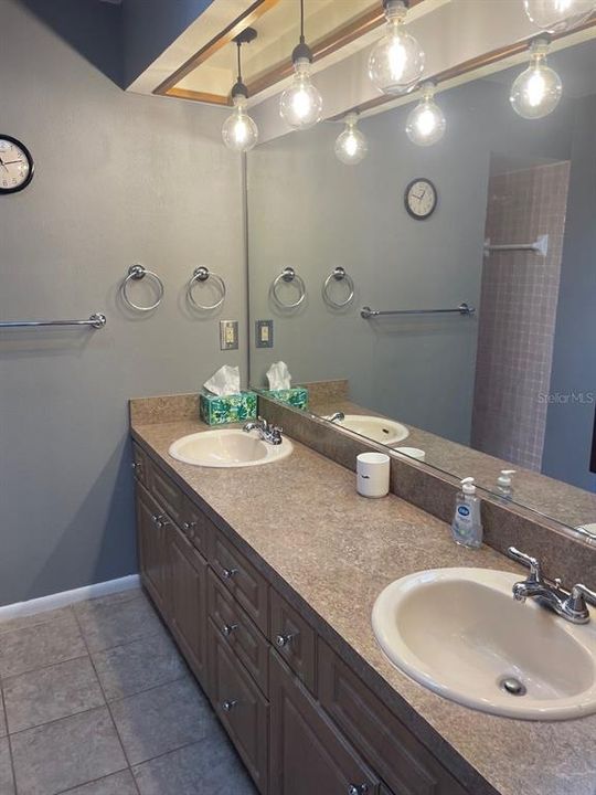 For Sale: $439,999 (3 beds, 3 baths, 1768 Square Feet)