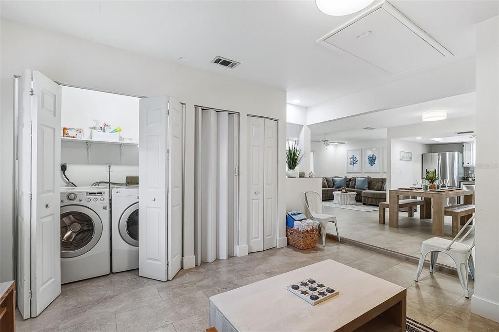 В аренду: $3,800 (2 спален, 2 ванн, 1318 Квадратных фут)