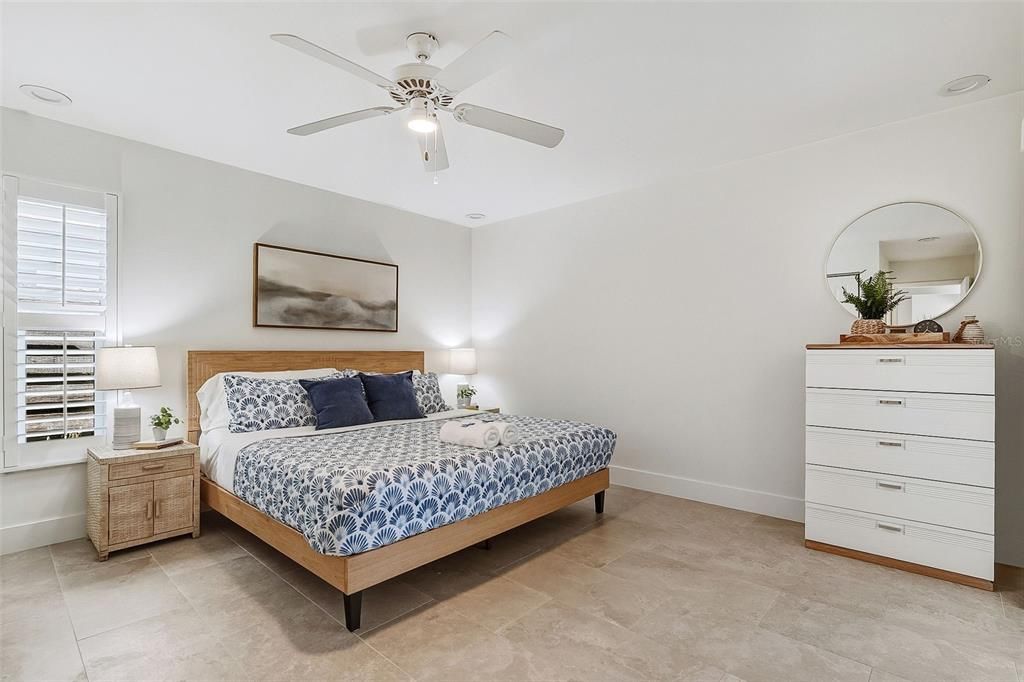В аренду: $3,800 (2 спален, 2 ванн, 1318 Квадратных фут)