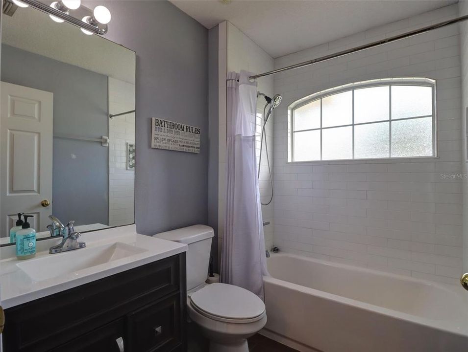 For Sale: $249,900 (3 beds, 2 baths, 1075 Square Feet)