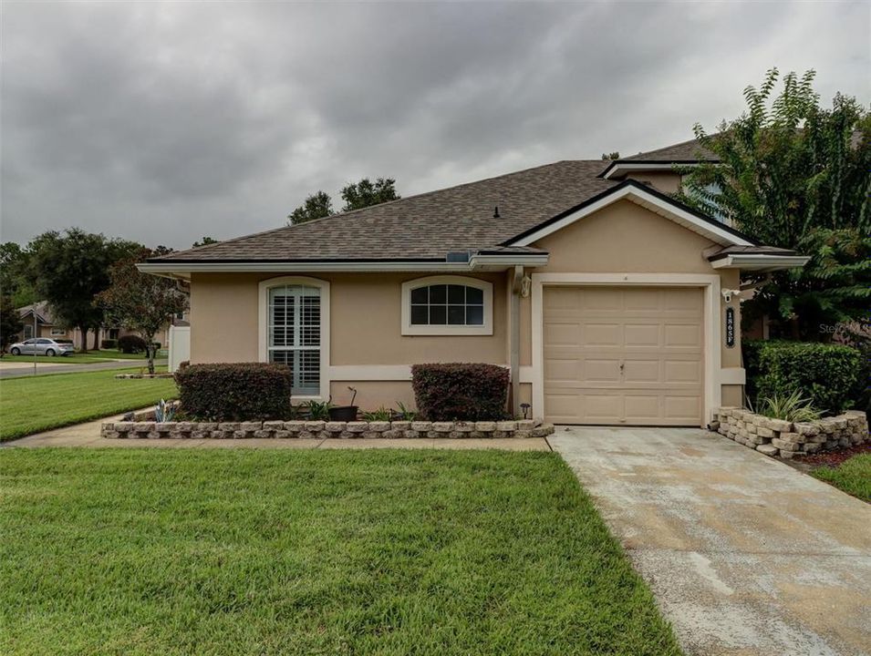 For Sale: $249,900 (3 beds, 2 baths, 1075 Square Feet)