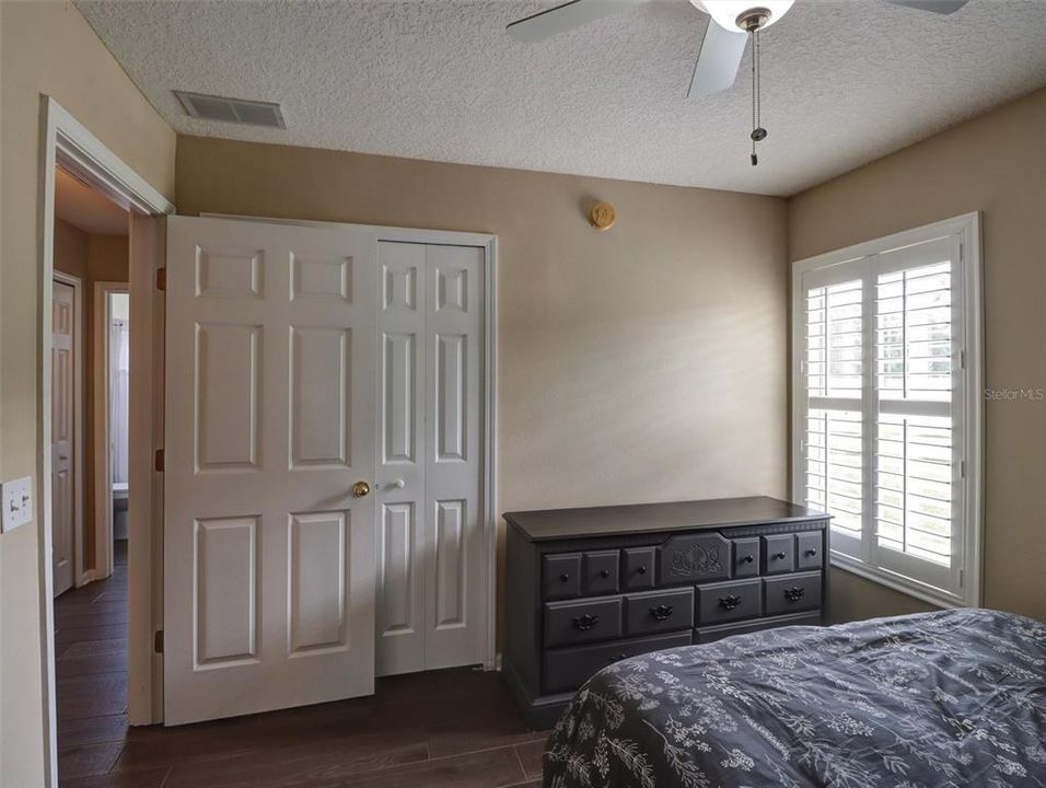 For Sale: $249,900 (3 beds, 2 baths, 1075 Square Feet)