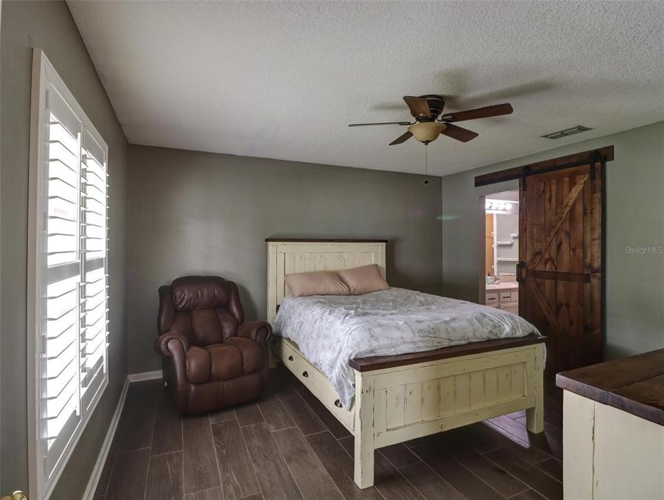 For Sale: $249,900 (3 beds, 2 baths, 1075 Square Feet)