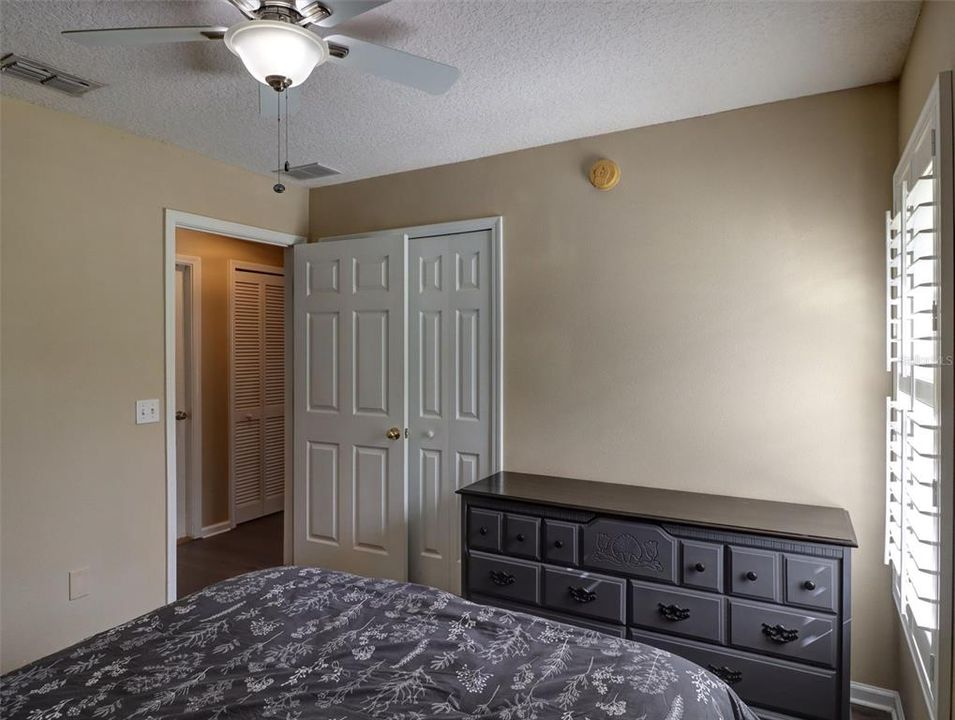 For Sale: $249,900 (3 beds, 2 baths, 1075 Square Feet)