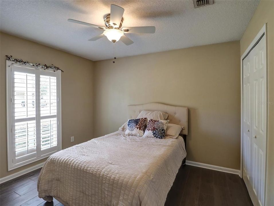 For Sale: $249,900 (3 beds, 2 baths, 1075 Square Feet)