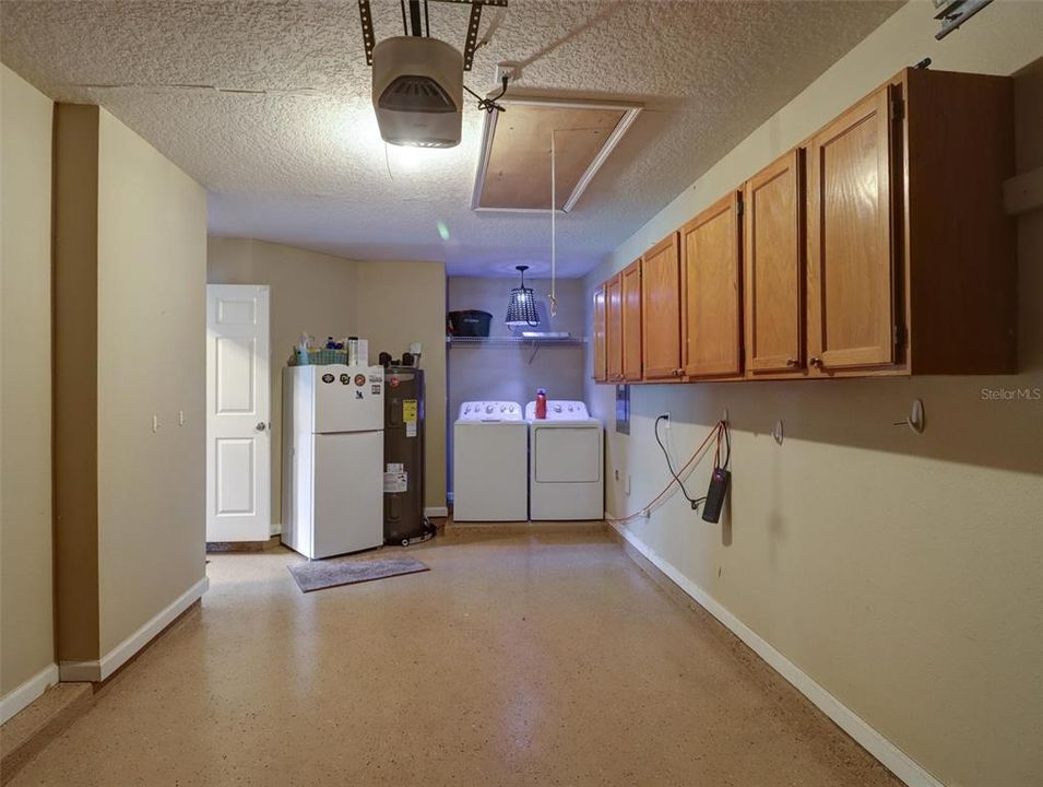 For Sale: $249,900 (3 beds, 2 baths, 1075 Square Feet)