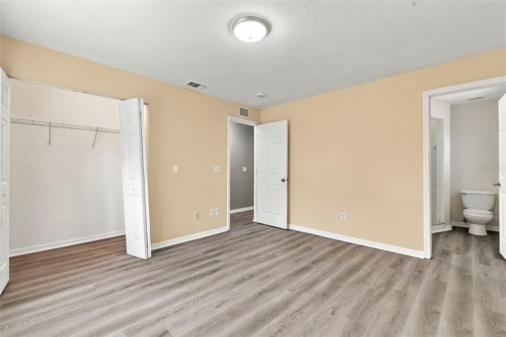 На продажу: $349,900 (3 спален, 2 ванн, 1200 Квадратных фут)