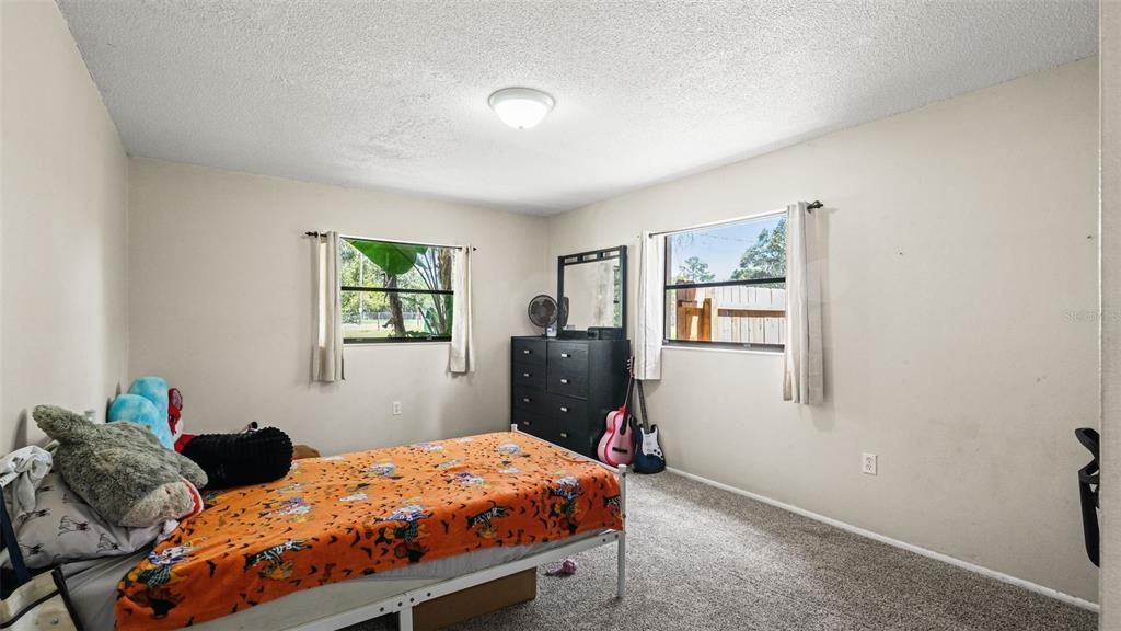 For Sale: $514,900 (5 beds, 2 baths, 2837 Square Feet)