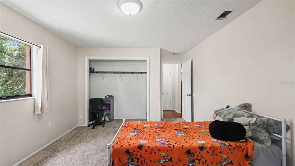 For Sale: $514,900 (5 beds, 2 baths, 2837 Square Feet)