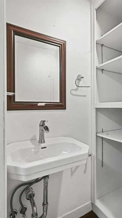 For Sale: $514,900 (5 beds, 2 baths, 2837 Square Feet)