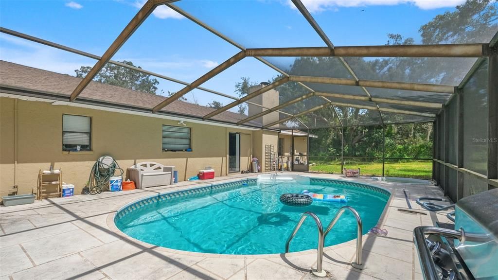 For Sale: $514,900 (5 beds, 2 baths, 2837 Square Feet)