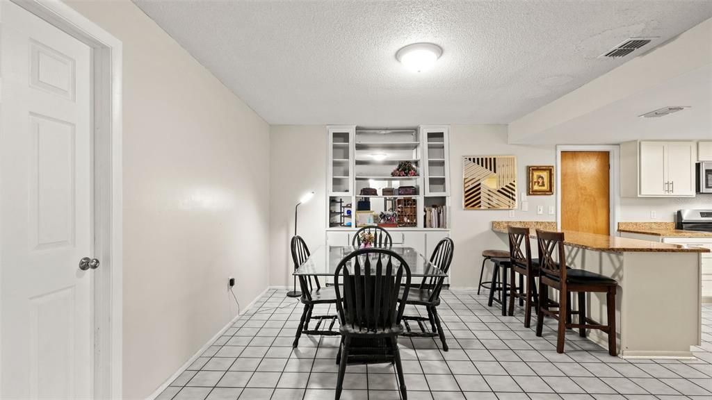 For Sale: $514,900 (5 beds, 2 baths, 2837 Square Feet)