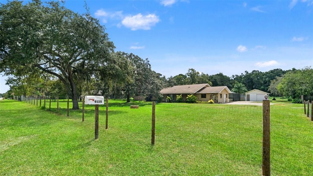 For Sale: $514,900 (5 beds, 2 baths, 2837 Square Feet)