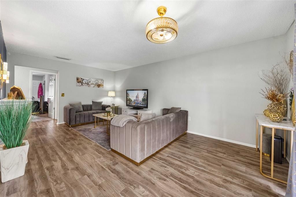 For Sale: $166,500 (3 beds, 2 baths, 1426 Square Feet)