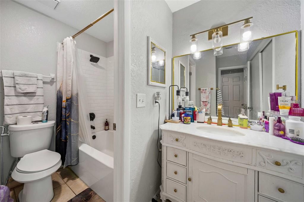 For Sale: $166,500 (3 beds, 2 baths, 1426 Square Feet)
