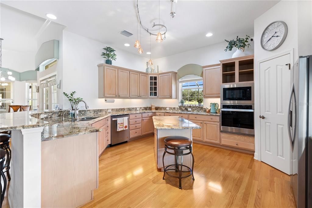 En Venta: $1,749,000 (3 camas, 3 baños, 3591 Pies cuadrados)