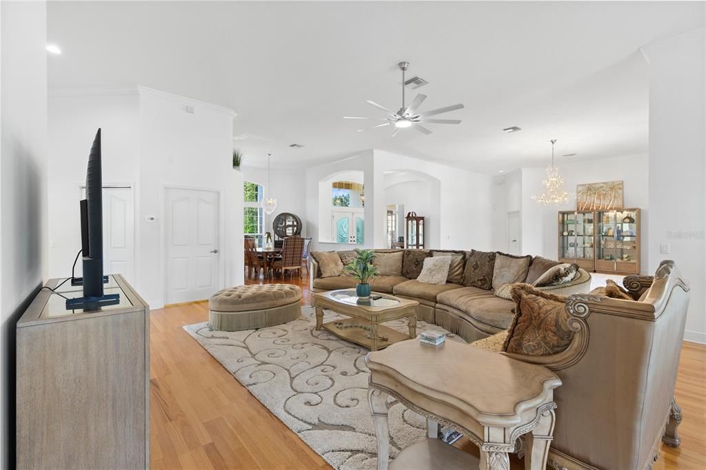 En Venta: $1,749,000 (3 camas, 3 baños, 3591 Pies cuadrados)