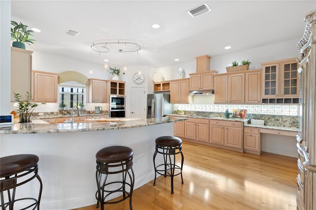 En Venta: $1,749,000 (3 camas, 3 baños, 3591 Pies cuadrados)