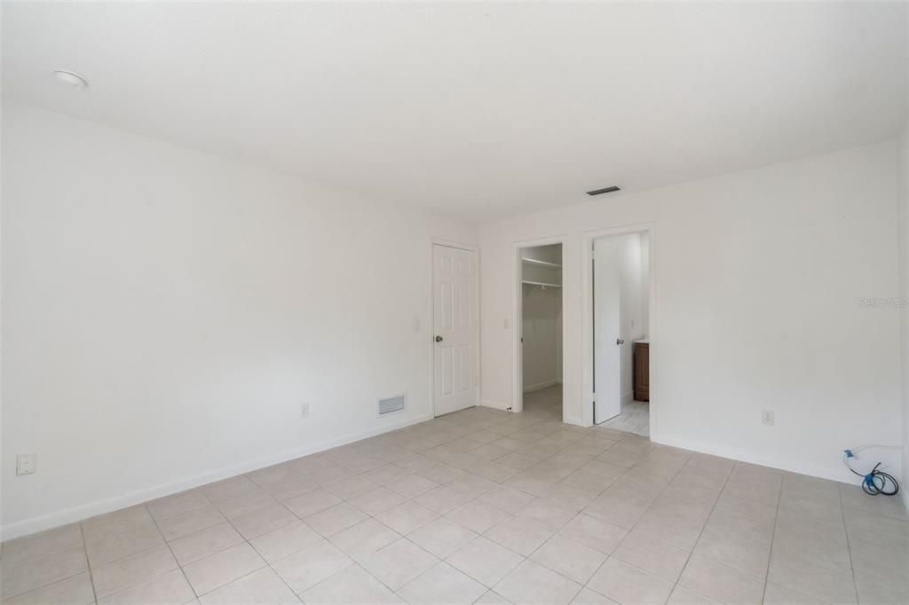 For Sale: $250,000 (2 beds, 2 baths, 1312 Square Feet)