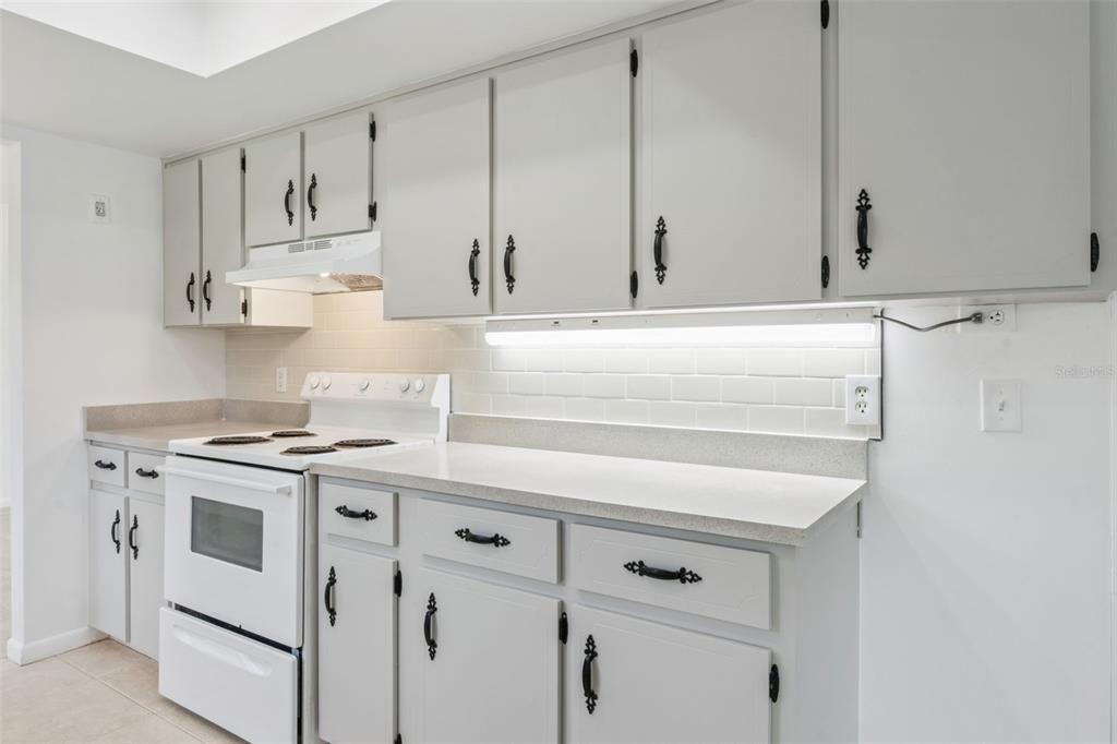 For Sale: $250,000 (2 beds, 2 baths, 1312 Square Feet)