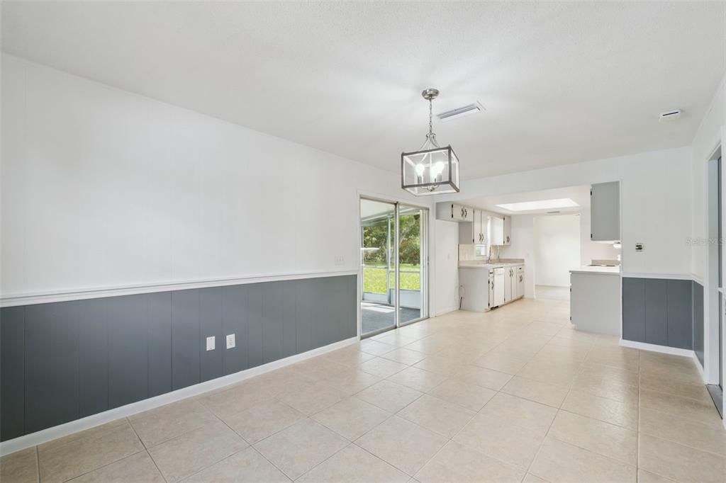 For Sale: $250,000 (2 beds, 2 baths, 1312 Square Feet)