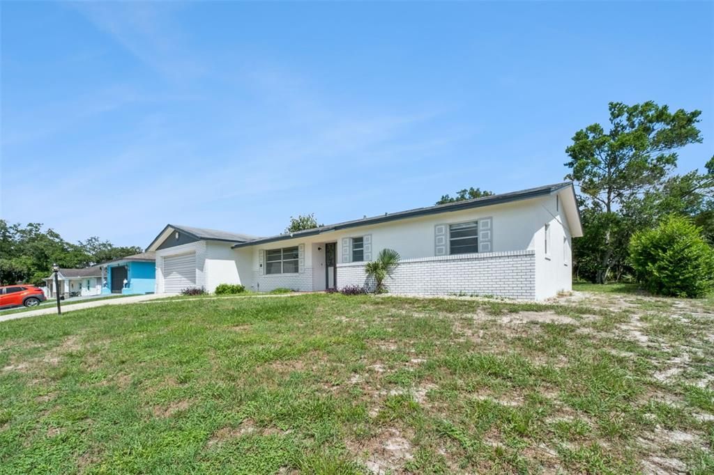 For Sale: $250,000 (2 beds, 2 baths, 1312 Square Feet)