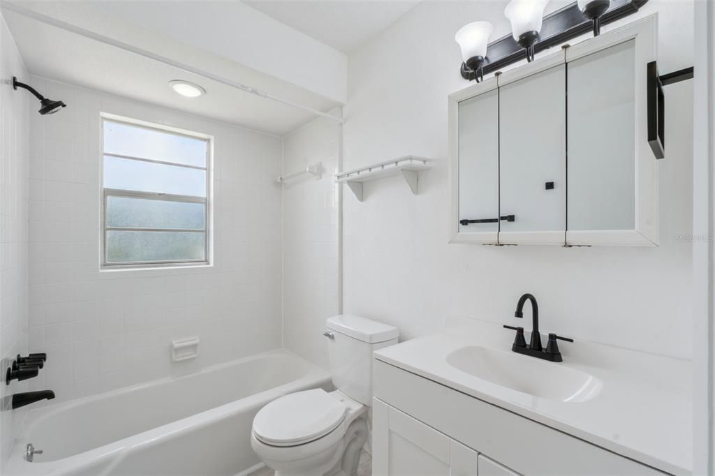 For Sale: $250,000 (2 beds, 2 baths, 1312 Square Feet)