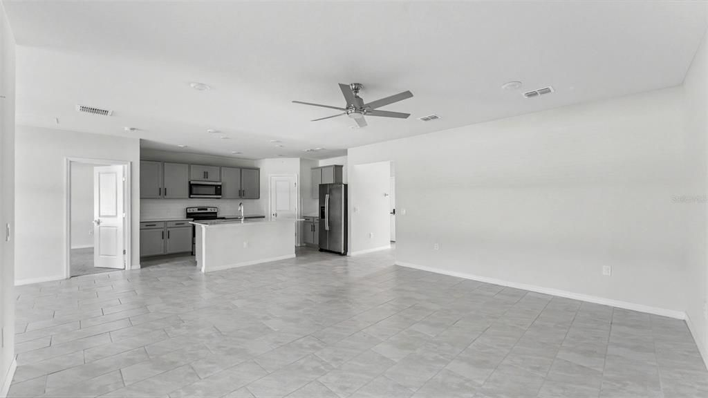 For Sale: $335,000 (3 beds, 2 baths, 1659 Square Feet)
