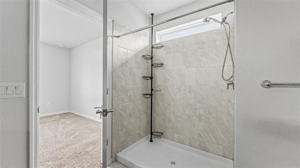 For Sale: $335,000 (3 beds, 2 baths, 1659 Square Feet)