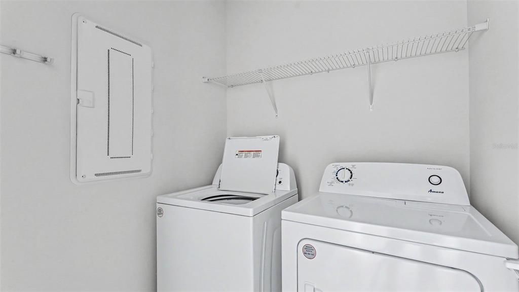 For Sale: $335,000 (3 beds, 2 baths, 1659 Square Feet)
