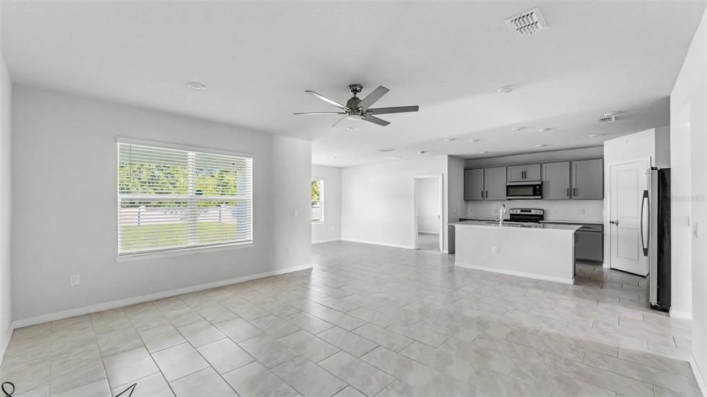 For Sale: $335,000 (3 beds, 2 baths, 1659 Square Feet)
