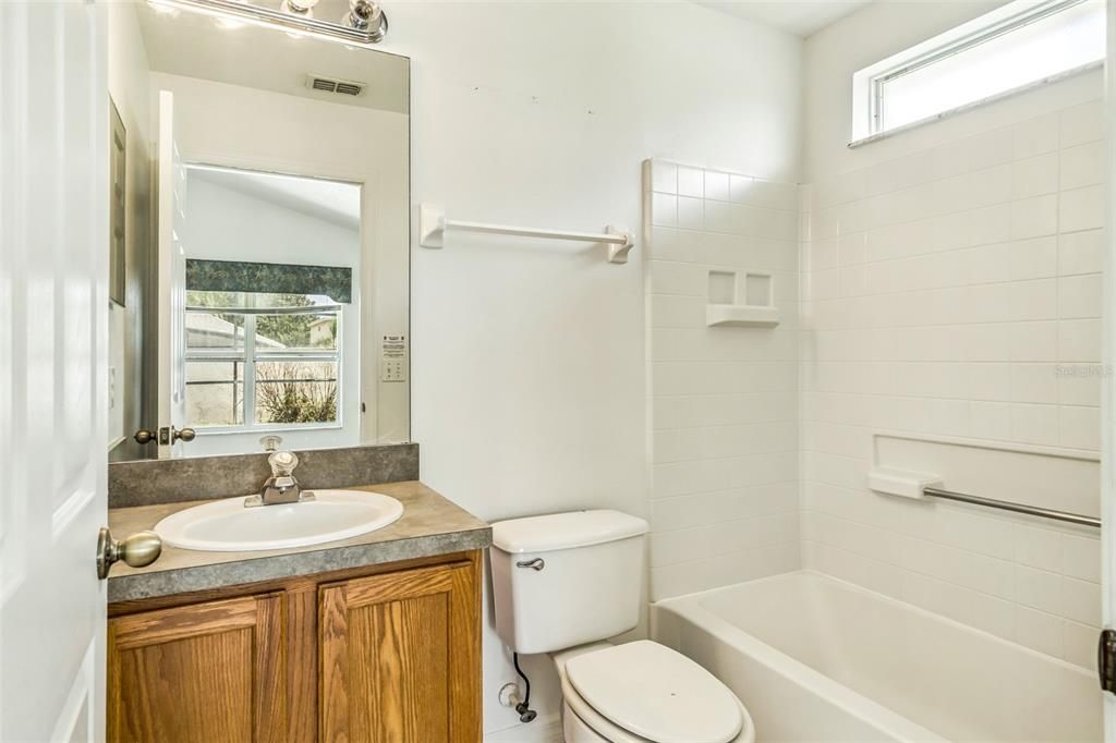 For Rent: $2,100 (3 beds, 2 baths, 1130 Square Feet)