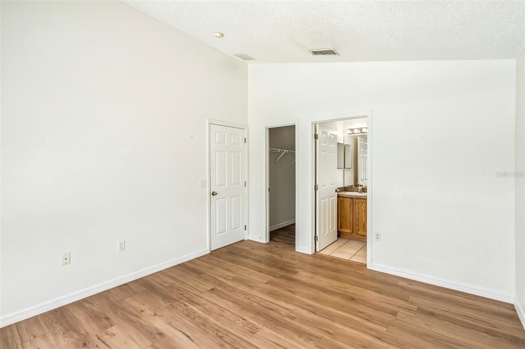 For Rent: $2,100 (3 beds, 2 baths, 1130 Square Feet)
