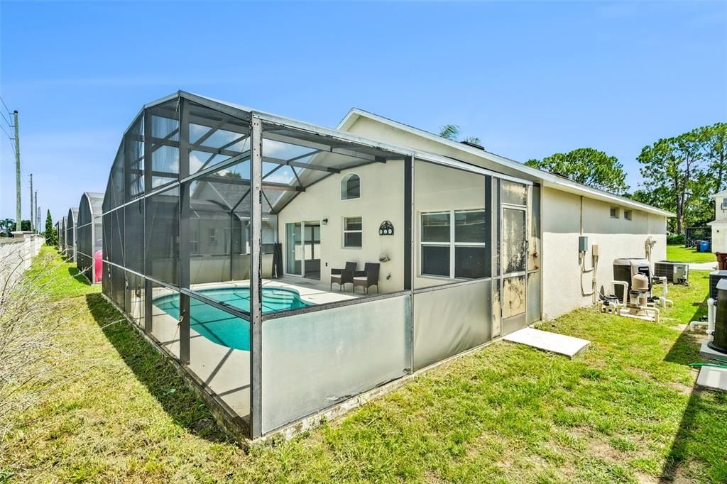 For Rent: $2,100 (3 beds, 2 baths, 1130 Square Feet)