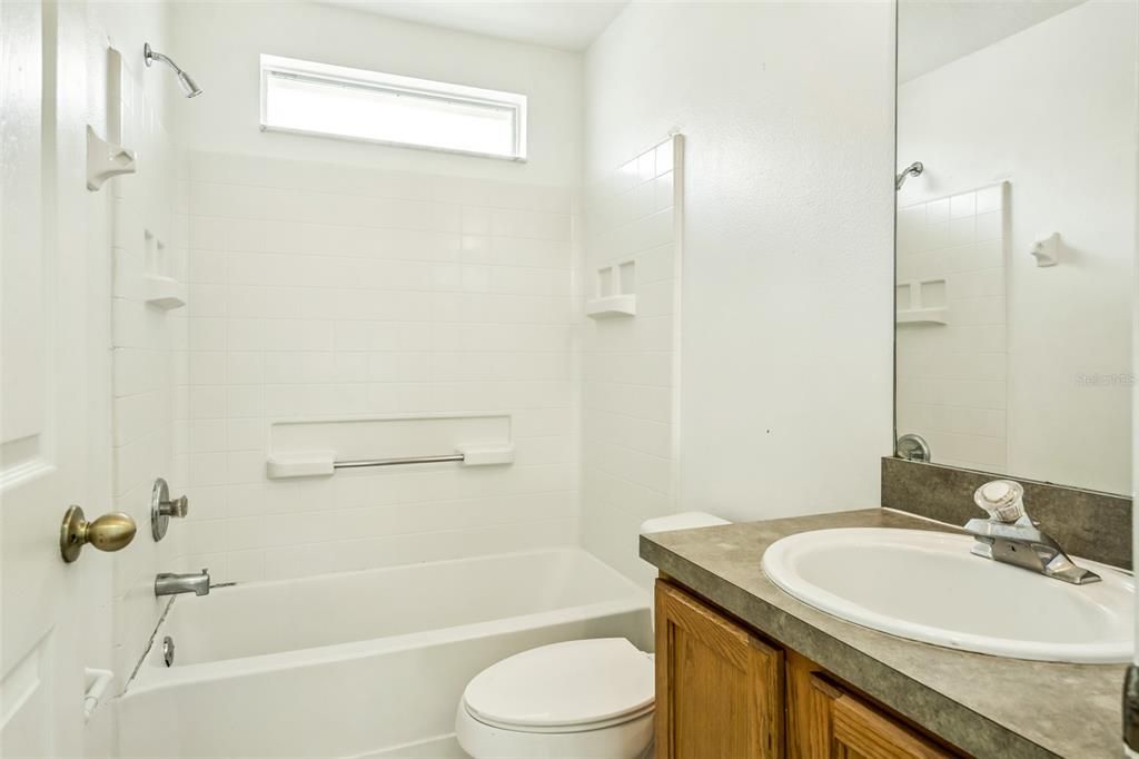 For Rent: $2,100 (3 beds, 2 baths, 1130 Square Feet)