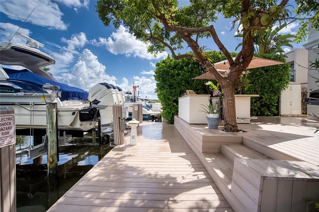 For Sale: $1,800,000 (3 beds, 3 baths, 2856 Square Feet)