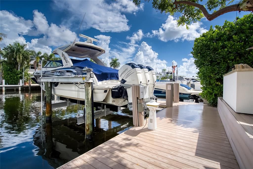 For Sale: $1,800,000 (3 beds, 3 baths, 2856 Square Feet)