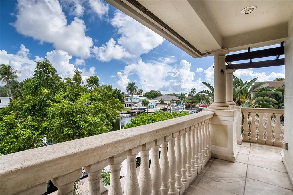 For Sale: $1,800,000 (3 beds, 3 baths, 2856 Square Feet)