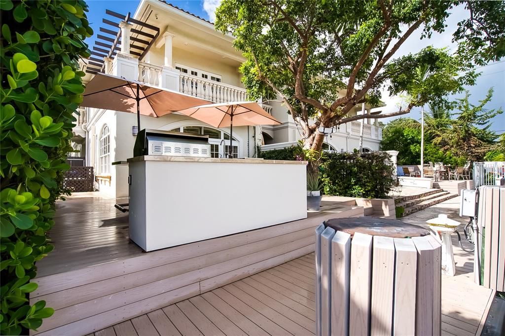 For Sale: $1,800,000 (3 beds, 3 baths, 2856 Square Feet)