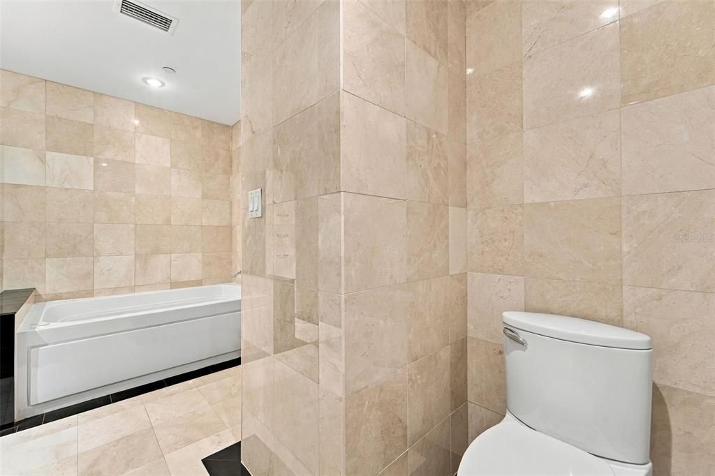 For Sale: $625,000 (3 beds, 3 baths, 2512 Square Feet)