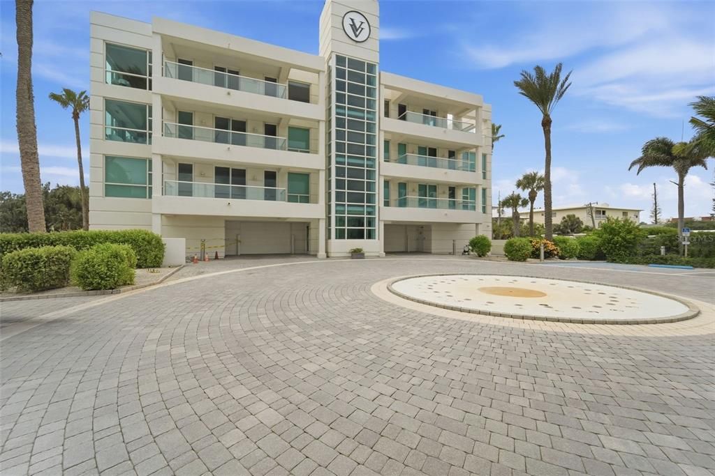 For Sale: $625,000 (3 beds, 3 baths, 2512 Square Feet)