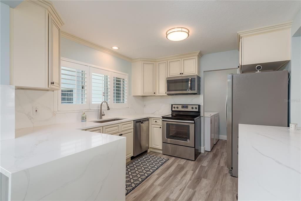 For Sale: $525,000 (2 beds, 2 baths, 1325 Square Feet)