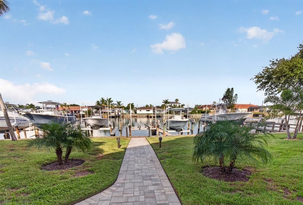 For Sale: $525,000 (2 beds, 2 baths, 1325 Square Feet)