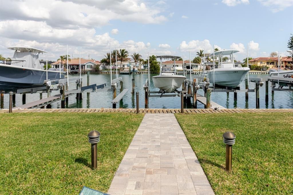 For Sale: $525,000 (2 beds, 2 baths, 1325 Square Feet)