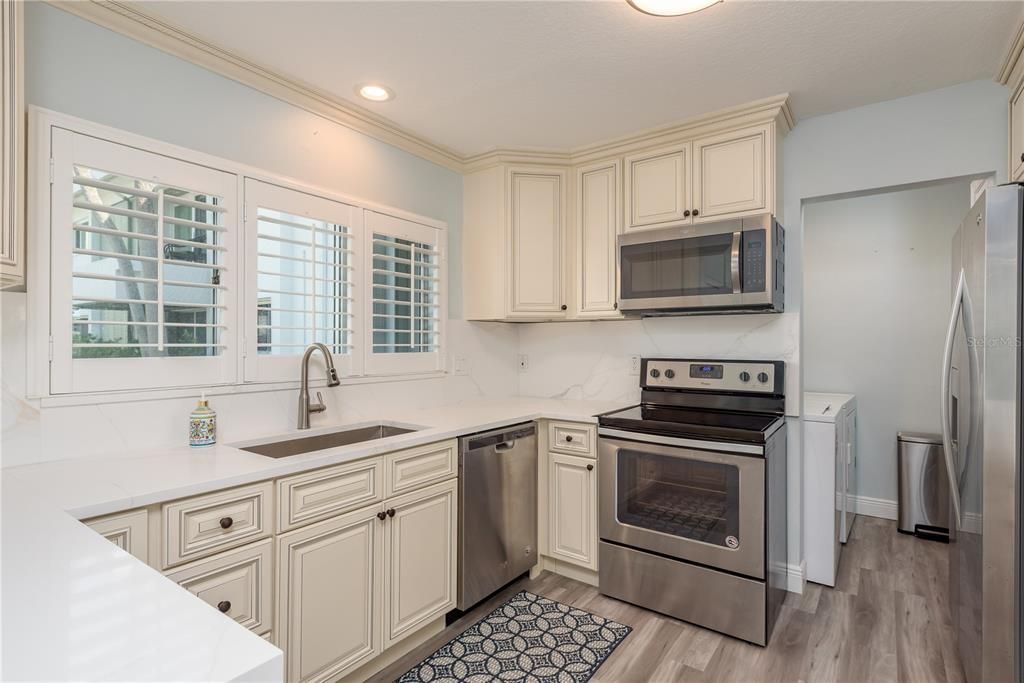 For Sale: $525,000 (2 beds, 2 baths, 1325 Square Feet)