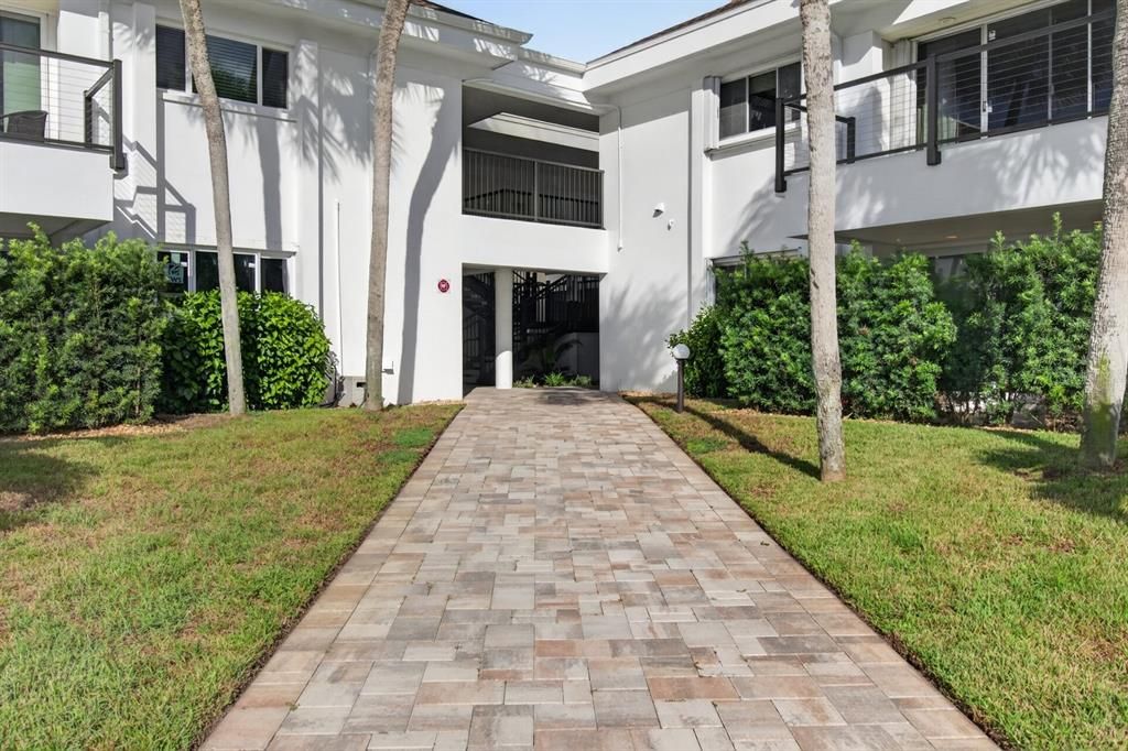 For Sale: $525,000 (2 beds, 2 baths, 1325 Square Feet)