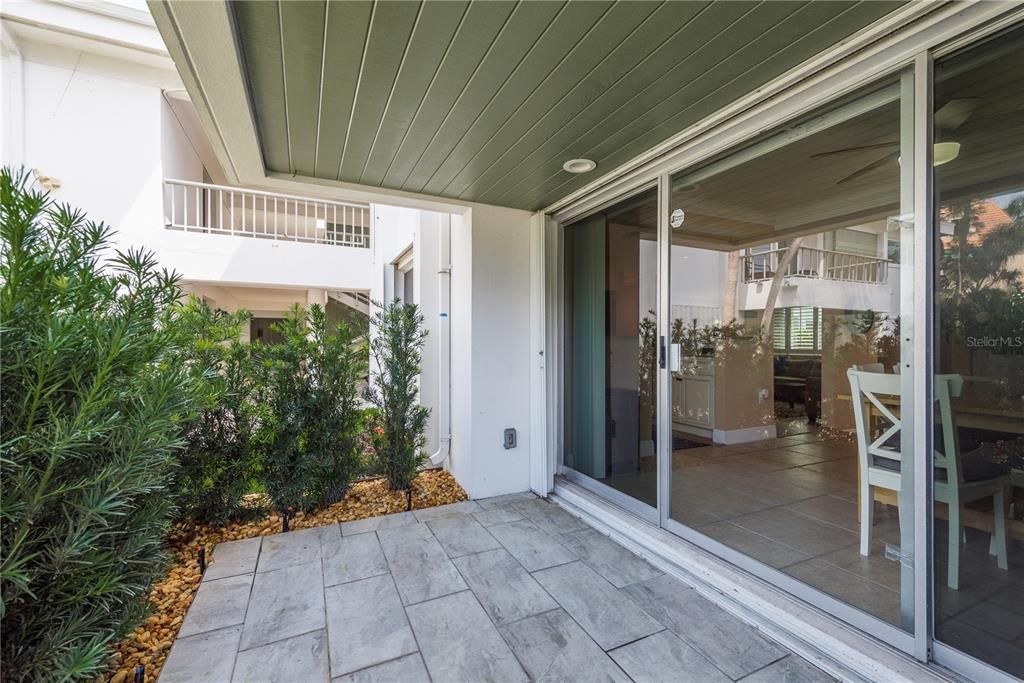 For Sale: $525,000 (2 beds, 2 baths, 1325 Square Feet)